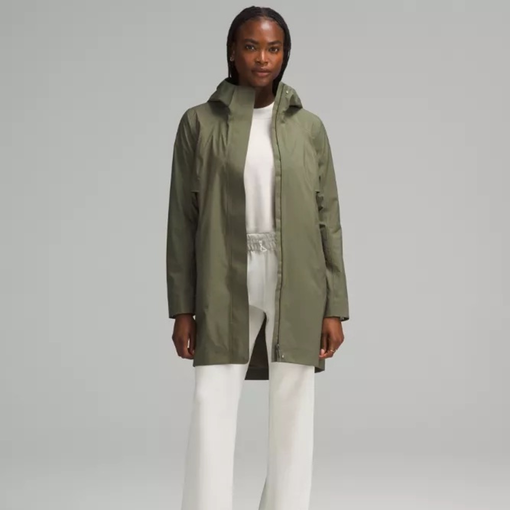 NWT Lululemon Rebel Rain Jacket, Size 14 in Olive Green